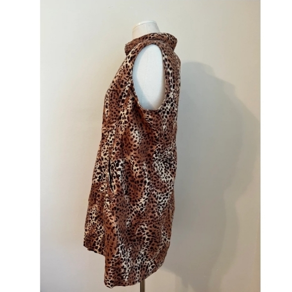 💥BLACK FRIDAY BOGO FREE EVERYTHING💥 90s Sleeveless Button down Cheetah Dress - Picture 5 of 7